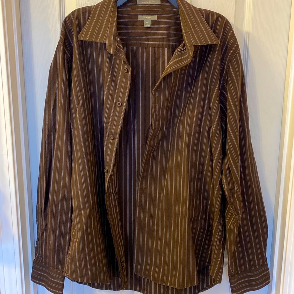 Men’s apt. 9 casual dress shirt, brown with white detail, size XL